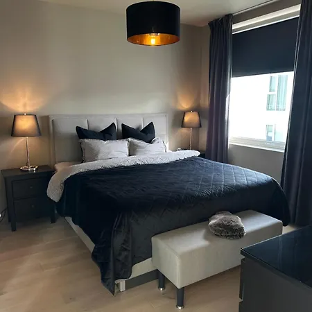 Toppleilighet Med Utsikt, Sentralt I Alesund!