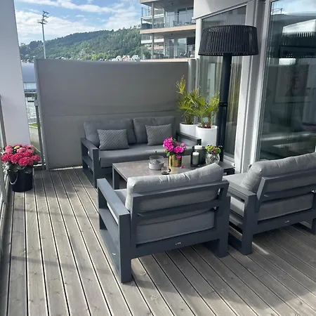 Toppleilighet Med Utsikt, Sentralt I Alesund! Ålesund